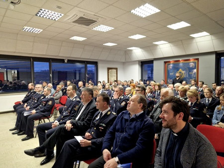 Cenjeni gostje in člani na Občnem zboru