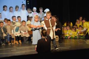 Jožef in Marija z Jezusom na poti v Betlehem