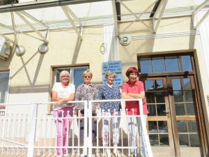 Predsednica Špela Ahačič, podpredsednica Vida, blagajničarka Jožica in tajnica Anka