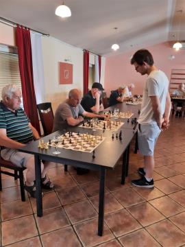 Šahovska simultanka z Markom Srebrničem