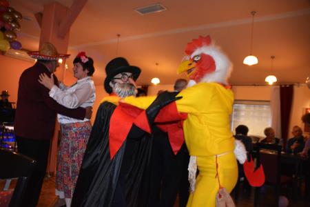 Po uradnem delu pa do večera veselo pustovanje