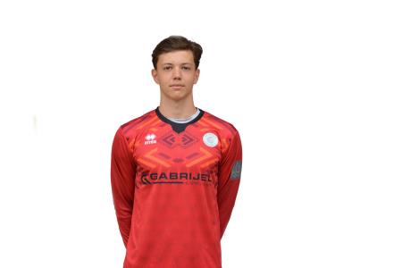 Jaka Zrnec odlično opravlja svoje delo v članski in mladinski ekipi Brinja Grosuplje, prejel je vpoklic tudi v mladinsko reprezentanco.