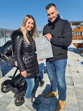 Vsak svojo ploščo sta prispevala Larisa Smrekar iz Karbonoir in Erik Brlan iz K-Servis.