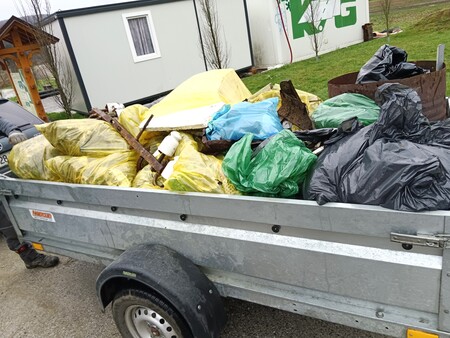 Smeti, nabrane na čistilni akciji (Foto: Ana Skledar).