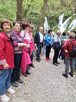 2 Pri slikovitih slapovih na izletu v Ilirsko Bistrico. Obiskali pa smo tudi Prem in Mašun.