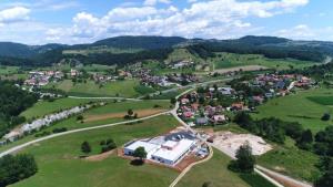 b_800_600_0_00_images_stories_Novice_2017_Pogled_na_bodoco_solo_na_Polici_res_razveseli_9s