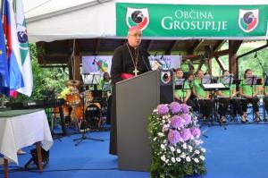 b_800_600_0_00_images_stories_Novice_2017_SLOVESNOST_OB_OBCINSKEM_IN_DRZAVNEM_PRAZNIKU_DNEVU_DRZAVNOSTI_9zg