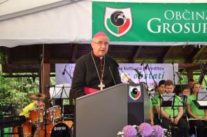 b_800_600_0_00_images_stories_Novice_2017_SLOVESNOST_OB_OBCINSKEM_IN_DRZAVNEM_PRAZNIKU_DNEVU_DRZAVNOSTI_9zh