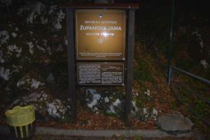 b_800_600_0_00_images_stories_Novice_2017_Zupanova_jama_gostila_del_otvoritve_mednarodnega_bienala_oblikovanja_BIO_25_9o