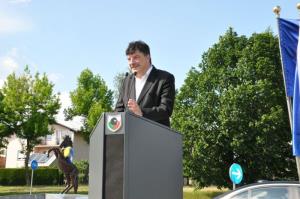 b_800_600_0_00_images_stories_Novice_2017_Lado_Kastelec_iz_podjetja_Avtotransporti_Kastelec_mescanom_Grosuplja_podaril_kip_konja_8