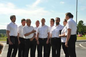 b_800_600_0_00_images_stories_Novice_2017_Lado_Kastelec_iz_podjetja_Avtotransporti_Kastelec_mescanom_Grosuplja_podaril_kip_konja_9b