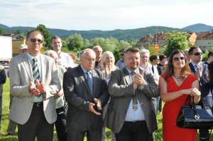 b_800_600_0_00_images_stories_Novice_2017_Lado_Kastelec_iz_podjetja_Avtotransporti_Kastelec_mescanom_Grosuplja_podaril_kip_konja_9c