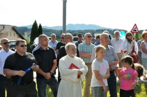 b_800_600_0_00_images_stories_Novice_2017_Lado_Kastelec_iz_podjetja_Avtotransporti_Kastelec_mescanom_Grosuplja_podaril_kip_konja_9e