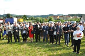 b_800_600_0_00_images_stories_Novice_2017_Lado_Kastelec_iz_podjetja_Avtotransporti_Kastelec_mescanom_Grosuplja_podaril_kip_konja_9f