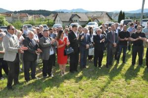 b_800_600_0_00_images_stories_Novice_2017_Lado_Kastelec_iz_podjetja_Avtotransporti_Kastelec_mescanom_Grosuplja_podaril_kip_konja_9l