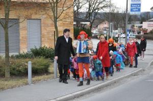 b_800_600_0_00_images_stories_Novice_2017_Na_prehod_za_pesce_nas_na_Taborski_cesti_opozarja_se_vidnejsi_prometni_znak_9