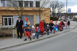 b_800_600_0_00_images_stories_Novice_2017_Na_prehod_za_pesce_nas_na_Taborski_cesti_opozarja_se_vidnejsi_prometni_znak_9a