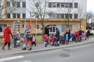 b_800_600_0_00_images_stories_Novice_2017_Na_prehod_za_pesce_nas_na_Taborski_cesti_opozarja_se_vidnejsi_prometni_znak_9b