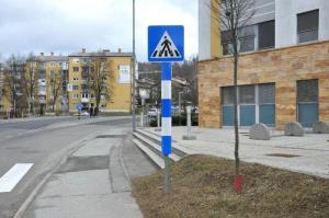 b_800_600_0_00_images_stories_Novice_2017_Na_prehod_za_pesce_nas_na_Taborski_cesti_opozarja_se_vidnejsi_prometni_znak_9f
