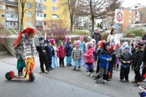 b_800_600_0_00_images_stories_Novice_2017_Maskarce_obiskale_obcinsko_hiso_9h