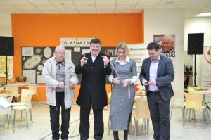 b_800_600_0_00_images_stories_Novice_2017_Zlati_koticek_v_Mercator_centru_Grosuplje_9j