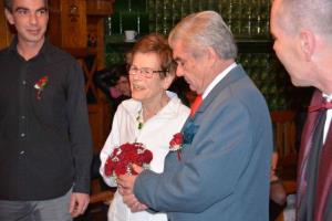 b_800_600_0_00_images_stories_Novice_2016_Zlata_poroka_zenina_Marjana_Praznikarja_in_neveste_Jozefe_Praznikar_9b