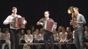 b_800_600_0_00_images_stories_Novice_2016_Dobrodelna_prireditev_Z_ROKO_V_ROKI_9n