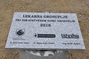 b_800_600_0_00_images_stories_Novice_2016_Slovesna_polozitev_temeljnega_kamna_za_novo_Lekarno_Grosuplje_pri_Zdravstvenemu_domu_Grosuplje_9za