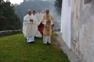 b_800_600_0_00_images_stories_Novice_2016_Blagoslov_obnovljene_cerkve_sv_Kriza_v_Smarju_9a