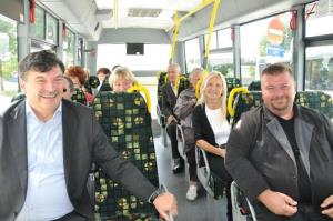 b_800_600_0_00_images_stories_Novice_2016_Premierna_voznja_z_minibusom_do_Zdravstvenega_doma_Grosuplje_5