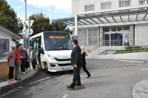 b_800_600_0_00_images_stories_Novice_2016_Premierna_voznja_z_minibusom_do_Zdravstvenega_doma_Grosuplje_6