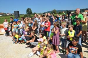 b_800_600_0_00_images_stories_Novice_2016_Slovesna_polozitev_temeljnega_kamna_za_novo_Podruznicno_solo_Polica_5