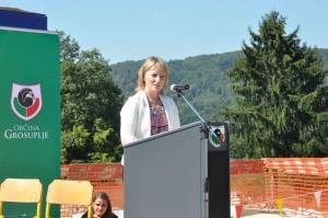 b_800_600_0_00_images_stories_Novice_2016_Slovesna_polozitev_temeljnega_kamna_za_novo_Podruznicno_solo_Polica_9a