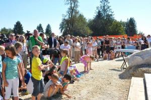 b_800_600_0_00_images_stories_Novice_2016_Slovesna_polozitev_temeljnega_kamna_za_novo_Podruznicno_solo_Polica_9f