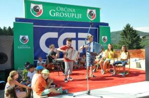 b_800_600_0_00_images_stories_Novice_2016_Slovesna_polozitev_temeljnega_kamna_za_novo_Podruznicno_solo_Polica_9t