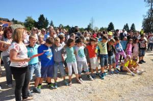 b_800_600_0_00_images_stories_Novice_2016_Slovesna_polozitev_temeljnega_kamna_za_novo_Podruznicno_solo_Polica_9za