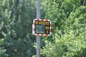 b_800_600_0_00_images_stories_Novice_2016_Prikazovalnik_hitrosti_Vi_vozite_4