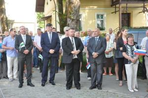 b_800_600_0_00_images_stories_Novice_2016_Odkritje_obelezja_pred_osamosvojitveno_lipo_na_Adamicevi_ploscadi_v_Grosupljem_2