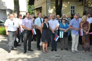 b_800_600_0_00_images_stories_Novice_2016_Odkritje_obelezja_pred_osamosvojitveno_lipo_na_Adamicevi_ploscadi_v_Grosupljem_3