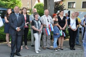 b_800_600_0_00_images_stories_Novice_2016_Odkritje_obelezja_pred_osamosvojitveno_lipo_na_Adamicevi_ploscadi_v_Grosupljem_4