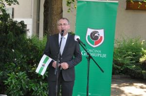 b_800_600_0_00_images_stories_Novice_2016_Odkritje_obelezja_pred_osamosvojitveno_lipo_na_Adamicevi_ploscadi_v_Grosupljem_9