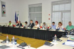 b_800_600_0_00_images_stories_Novice_2016_11._redna_seja_Obcinskega_sveta_Obcine_Grosuplje_5