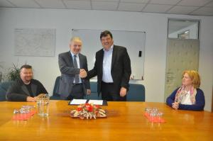 b_800_600_0_00_images_stories_Novice_2016_Podpis_sporazumov_o_ureditvi_pločnikov_2