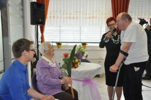 b_800_600_0_00_images_stories_Novice_2016_Anna_Gerzelj_praznovala_106._rojstni_dan_9a