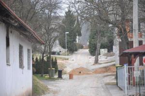 b_800_600_0_00_images_stories_Novice_2016_Na_Spodnjem_Blatu_potekajo_dela_za_izgradnjo_kanalizacije_plocnika_in_cestne_razsvetljave_5