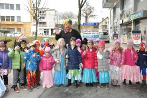 b_800_600_0_00_images_stories_Novice_2016_Maskarce_iz_vrtcev_Kobacaj_in_Kekec_obiskale_obcinsko_hiso_3