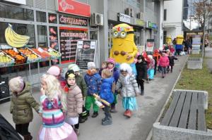 b_800_600_0_00_images_stories_Novice_2016_Maskarce_iz_vrtcev_Kobacaj_in_Kekec_obiskale_obcinsko_hiso_9c