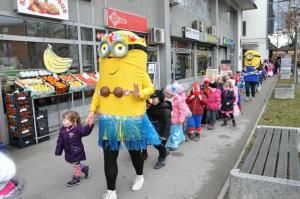 b_800_600_0_00_images_stories_Novice_2016_Maskarce_iz_vrtcev_Kobacaj_in_Kekec_obiskale_obcinsko_hiso_9d