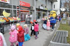 b_800_600_0_00_images_stories_Novice_2016_Maskarce_iz_vrtcev_Kobacaj_in_Kekec_obiskale_obcinsko_hiso_9e