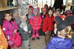 b_800_600_0_00_images_stories_Novice_2016_Maskarce_iz_vrtcev_Kobacaj_in_Kekec_obiskale_obcinsko_hiso_9j